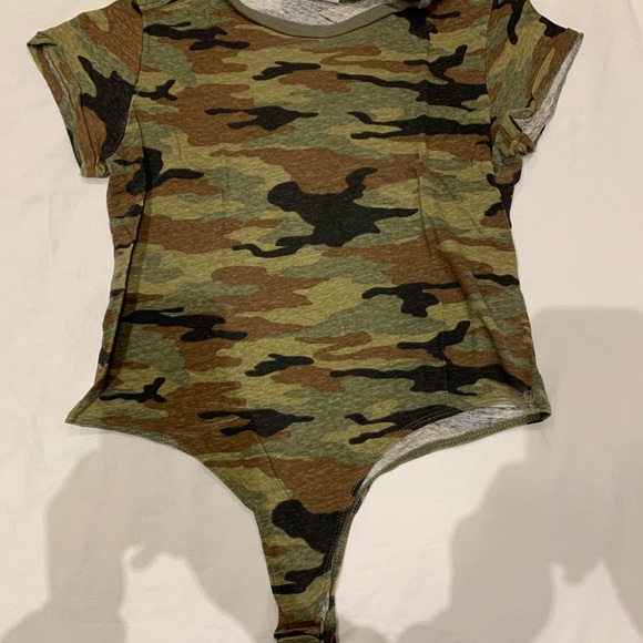 Re/done camo bodysuit - Picture 3 of 3